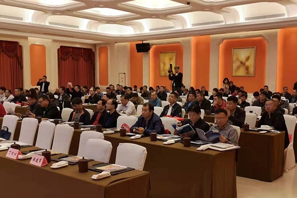 創(chuàng)想光譜儀器在常州中頻爐技術培訓班展示 創(chuàng)想光譜儀器在常州中頻爐技術培訓班展示